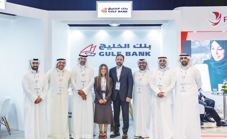 وفد بنك الخليج المشارك في المؤتمر - جريدة الوفاق الالكترونية وفد بنك الخليج المشارك في المؤتمر