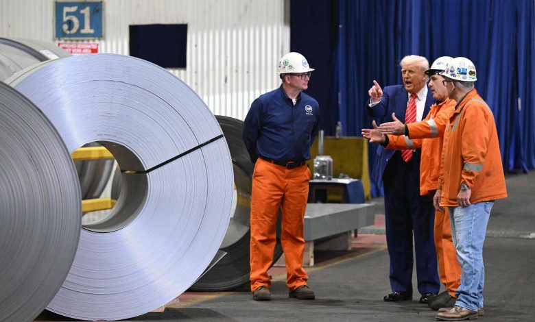 US President Donald Trump speaks during a rally at US Steels Irvin Works - جريدة الوفاق الالكترونية