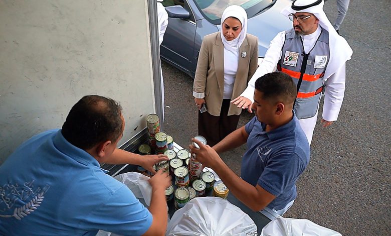 تجهيز المواد الغذائية قبل عملية التوزيع 1 - جريدة الوفاق الالكترونية